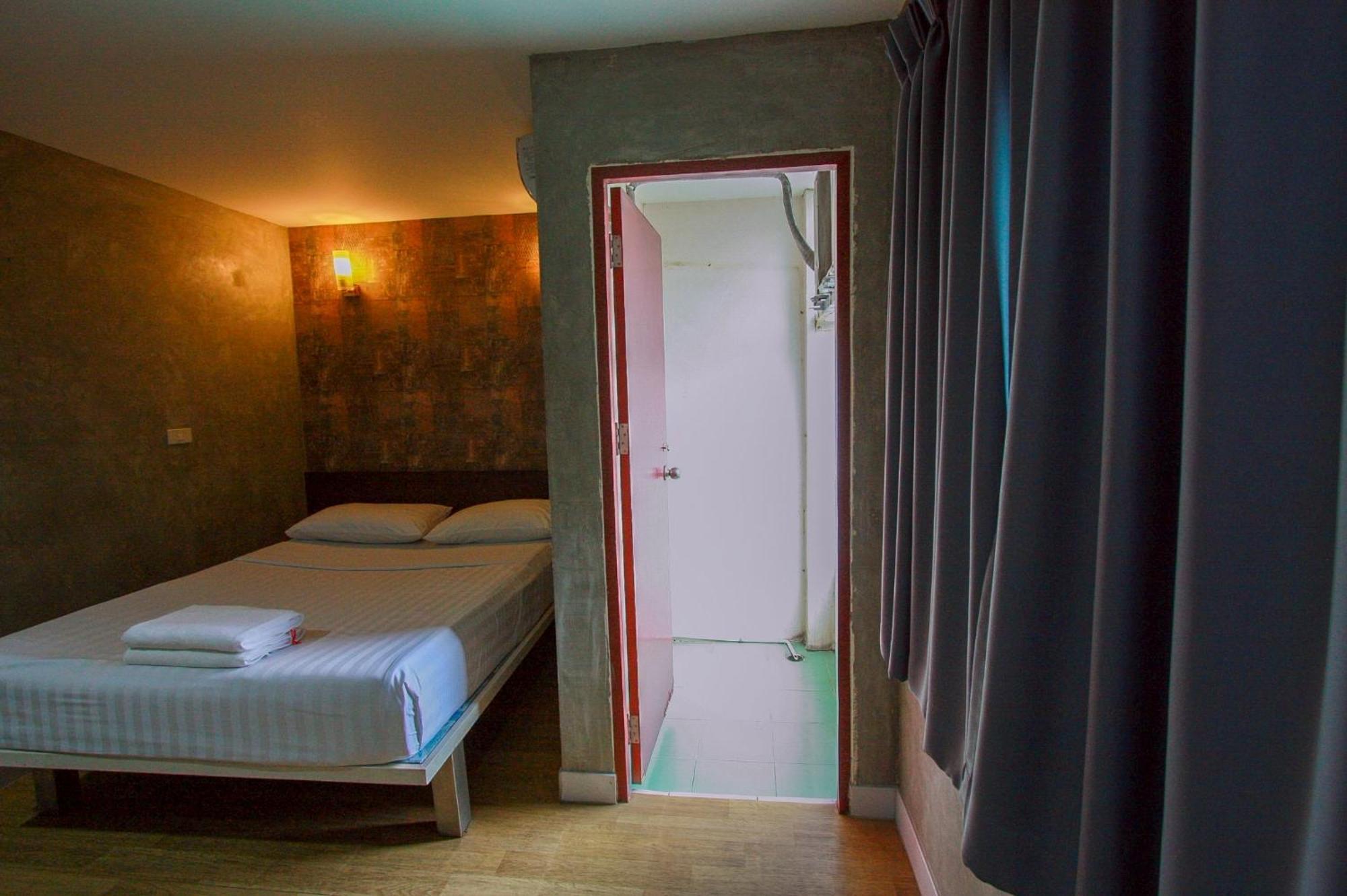 פאטאיה 18 Coins Budget Hotel חדר תמונה
